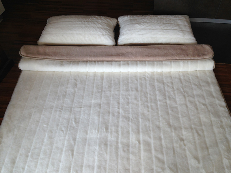 POŚCIEL Z WEŁNY KASZMIR LUX PASY + CAMEL JASNY 240X200 + PODKŁAD