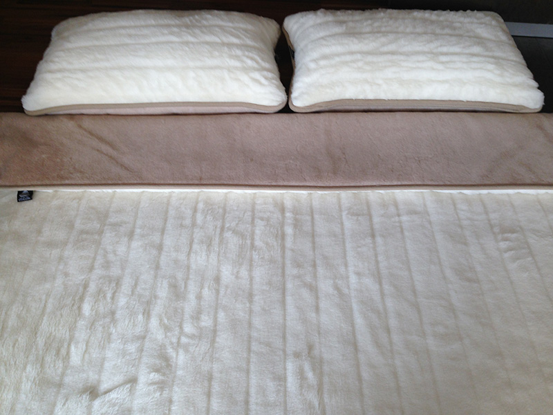 POŚCIEL Z WEŁNY KASZMIR LUX PASY + CAMEL JASNY 240X200 + PODKŁAD