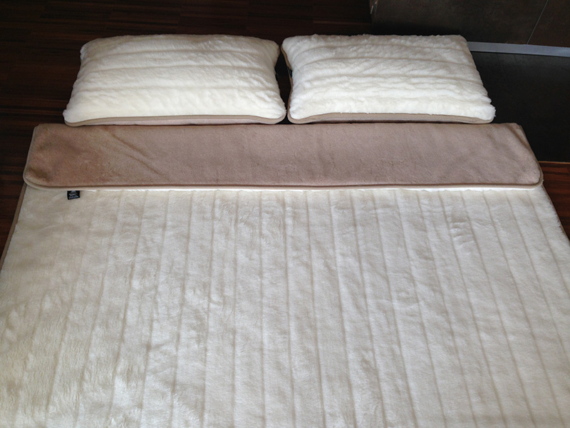 POŚCIEL Z WEŁNY KASZMIR LUX PASY + CAMEL JASNY 240X200 + PODKŁAD