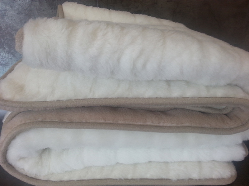 11 KOŁDRA Z WEŁNY CAMEL JASNY + KASZMIR LUX PASY 200X200