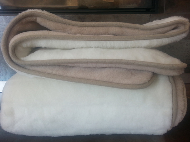 12 KOŁDRA Z WEŁNY CAMEL JASNY + KASZMIR LUX PASY 200X200