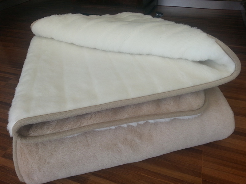 23 KOŁDRA Z WEŁNY CAMEL JASNY + KASZMIR LUX PASY 200X200