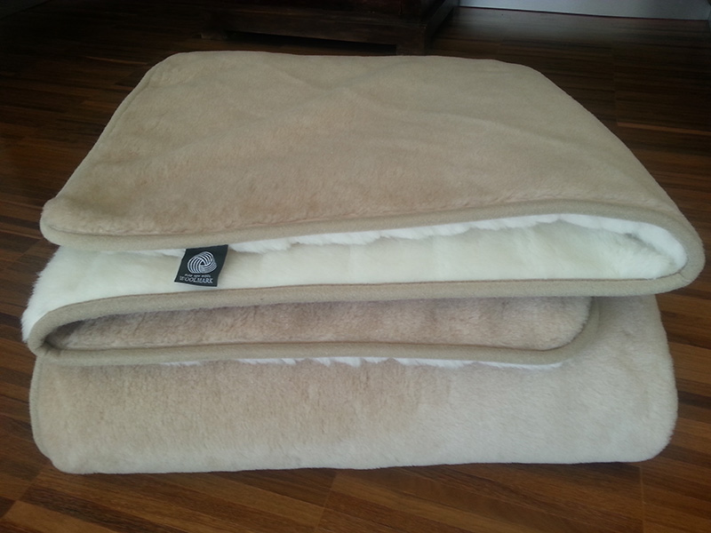 25 KOŁDRA Z WEŁNY CAMEL JASNY + KASZMIR LUX PASY 200X200
