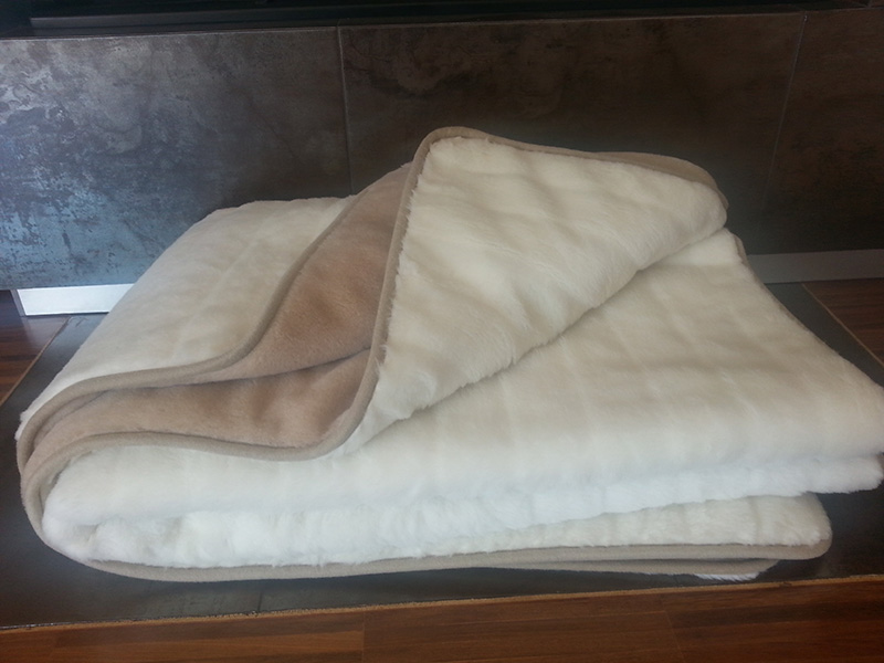8 KOŁDRA Z WEŁNY CAMEL JASNY + KASZMIR LUX PASY 200X200