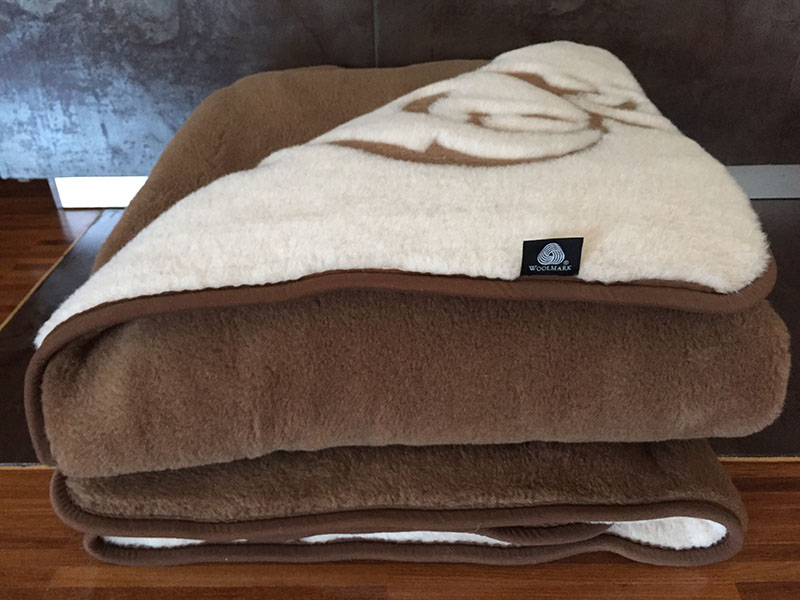 17 KOŁDRA Z WEŁNY CAMEL WIELBŁĄDZIEJ SZLACHECKI 200x200