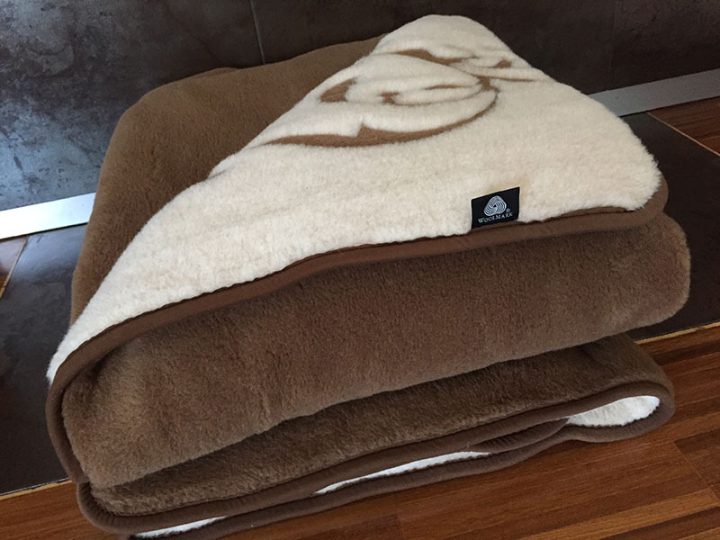 19 KOŁDRA Z WEŁNY CAMEL WIELBŁĄDZIEJ SZLACHECKI 200x200
