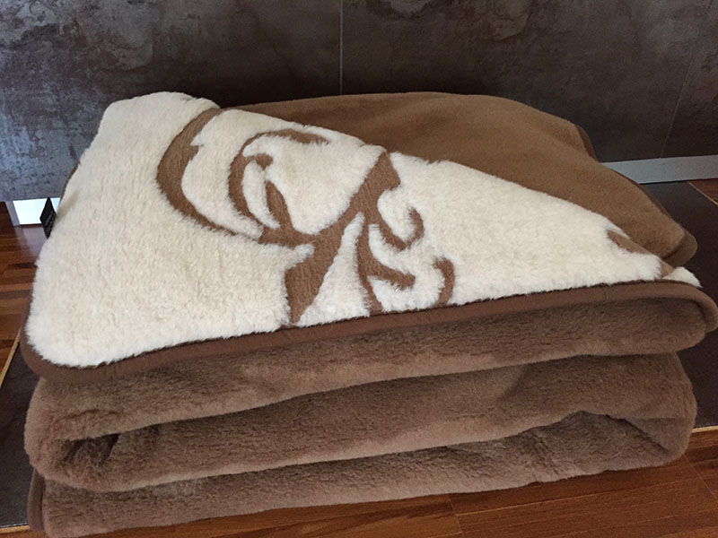 20 KOŁDRA Z WEŁNY CAMEL WIELBŁĄDZIEJ SZLACHECKI 200x200