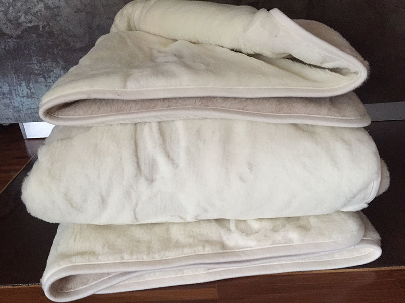 KOŁDRA Z WEŁNY CAMEL JASNY + KASZMIR RÓŻA 220x200