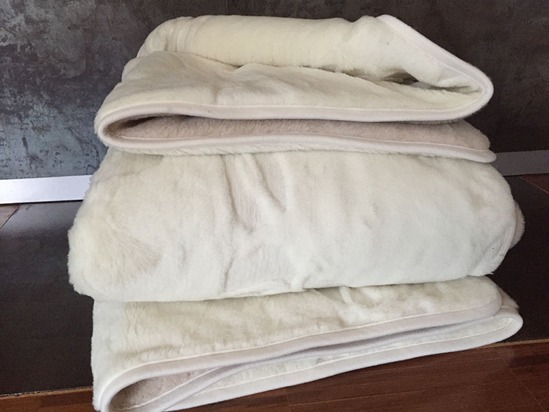 KOŁDRA Z WEŁNY CAMEL JASNY + KASZMIR RÓŻA 220x200