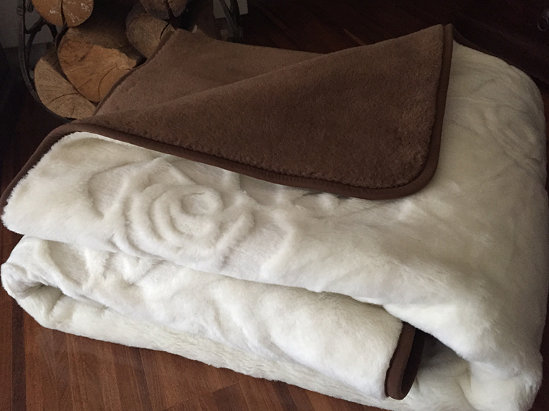 20 KOŁDRA Z WEŁNY CAMEL CIEMNY + KASZMIR RÓŻA 160x200