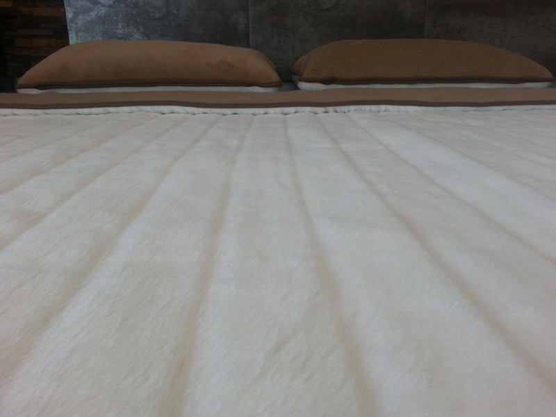 POŚCIEL Z WEŁNY KASZMIR LUX PASY + CAMEL CIEMNY 220X200 + MATERAC
