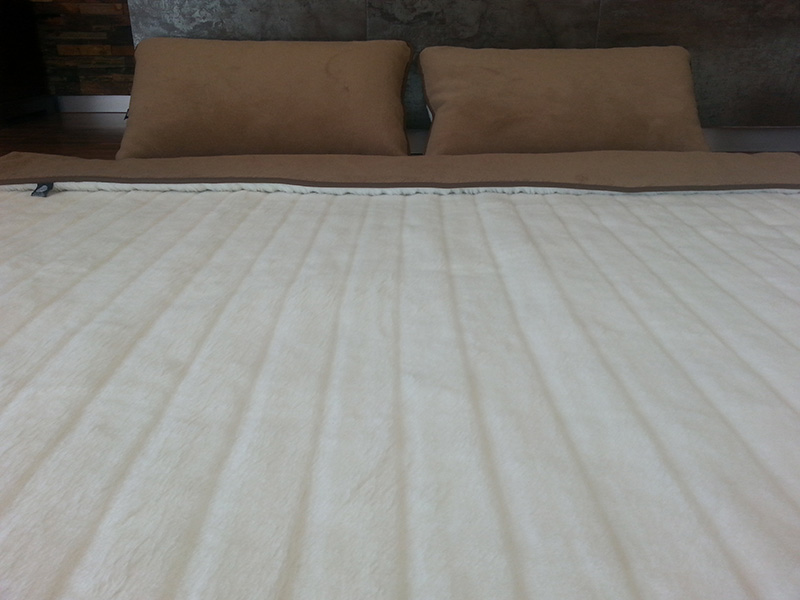 POŚCIEL Z WEŁNY KASZMIR LUX PASY + CAMEL CIEMNY 220X200 + MATERAC