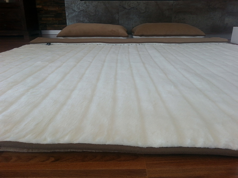 POŚCIEL Z WEŁNY KASZMIR LUX PASY + CAMEL CIEMNY 220X200 + MATERAC
