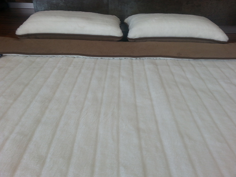 POŚCIEL Z WEŁNY KASZMIR LUX PASY + CAMEL CIEMNY 220X200 + MATERAC