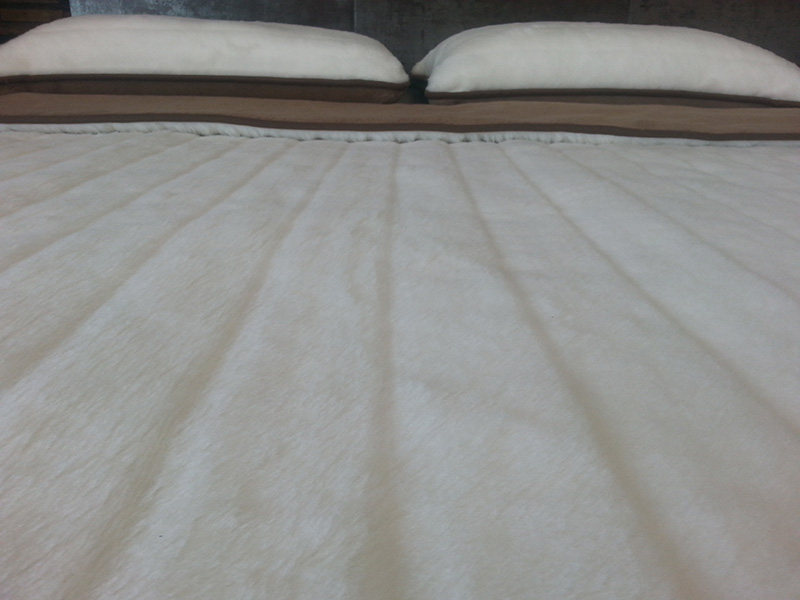 POŚCIEL Z WEŁNY KASZMIR LUX PASY + CAMEL CIEMNY 220X200 + MATERAC