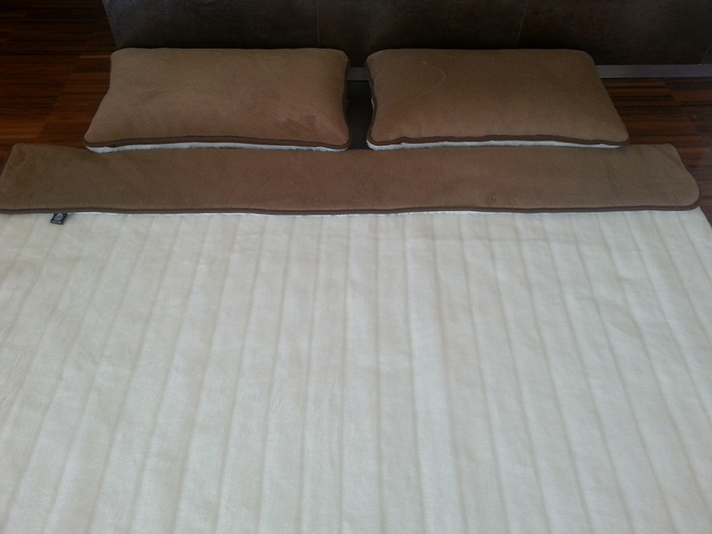 POŚCIEL Z WEŁNY KASZMIR LUX PASY + CAMEL CIEMNY 220X200 + MATERAC