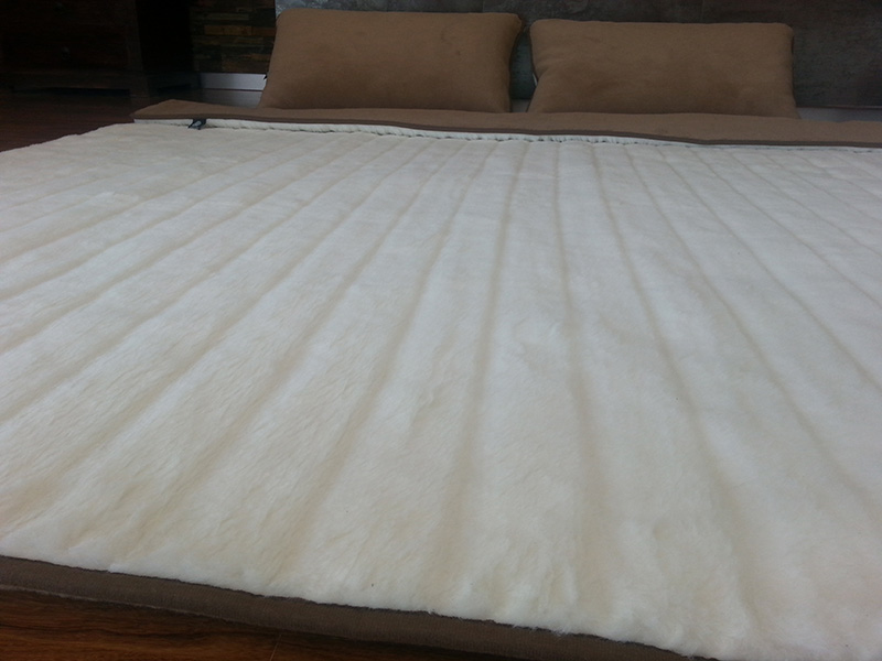 POŚCIEL Z WEŁNY KASZMIR LUX PASY + CAMEL CIEMNY 220X200 + MATERAC