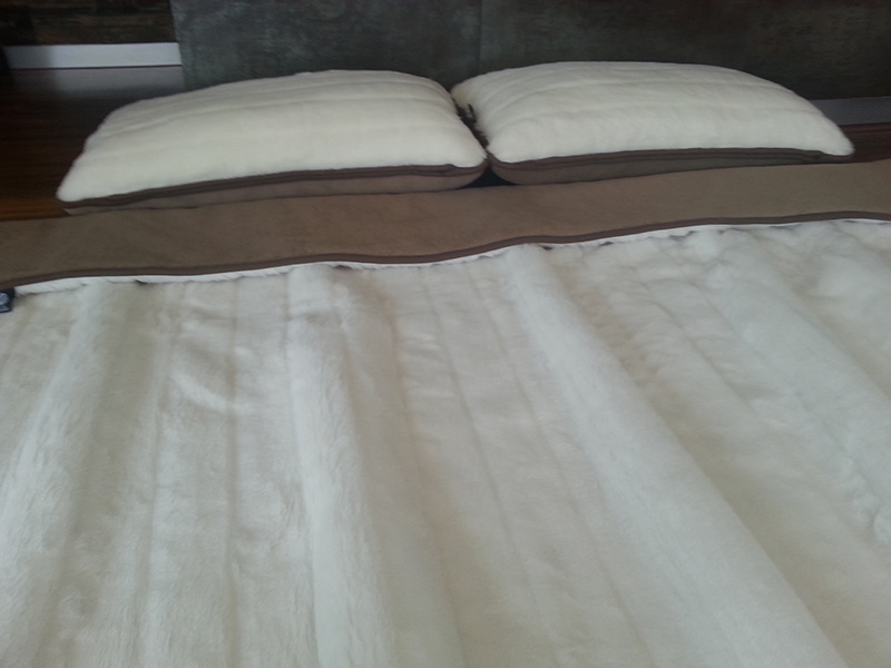POŚCIEL Z WEŁNY KASZMIR LUX PASY + CAMEL CIEMNY 220X200 + MATERAC
