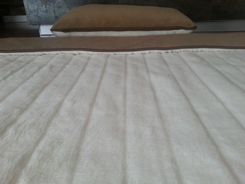 POŚCIEL  Z WEŁNY KASZMIR LUX PASY + CAMEL CIEMNY 140x200 + PODKŁAD