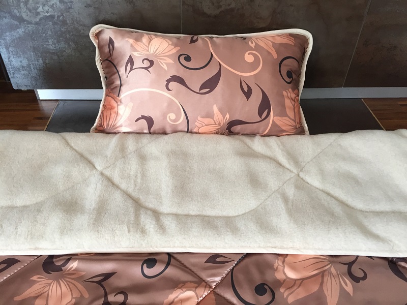 POŚCIEL Z WEŁNY WIELBŁĄDZIEJ CAMEL CAPPUCCINO KWIAT LOTOSU 140x200