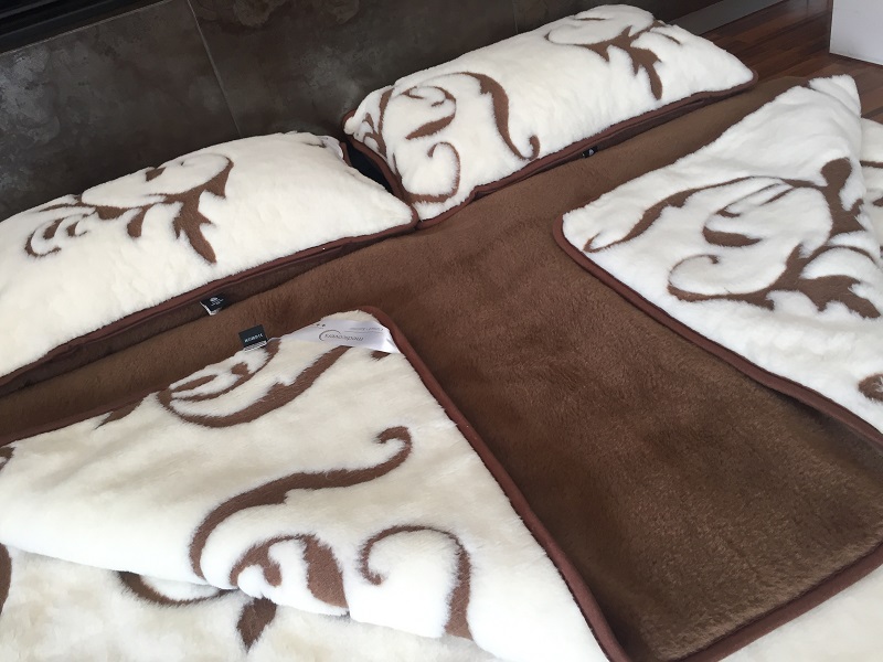 POŚCIEL Z WEŁNY KASZMIR SZLACHECKI + CAMEL CIEMNY 240X200 + MATERAC