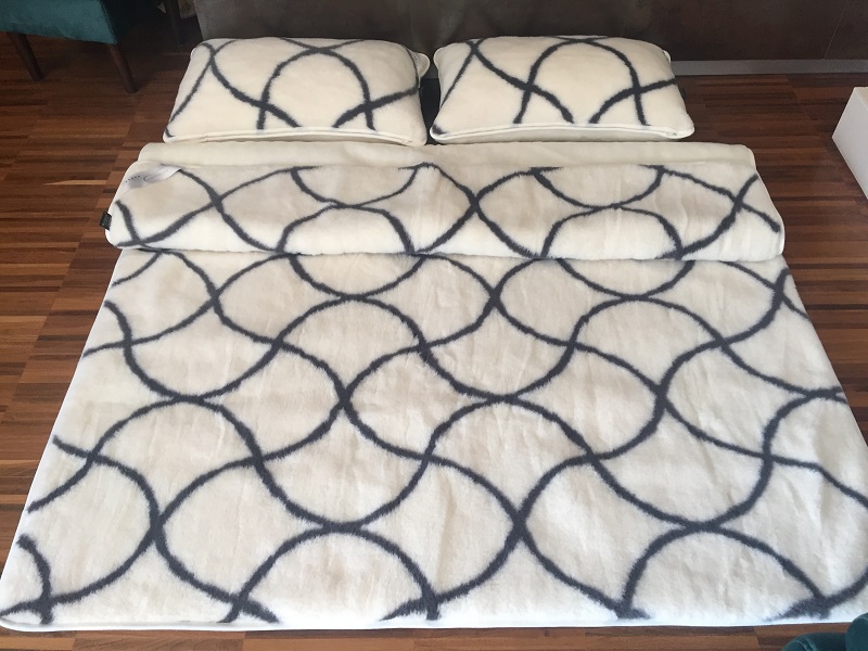 POŚCIEL Z WEŁNY KASZMIR ORIENT + KASZMIR GŁADKI 160X200 + MATERAC