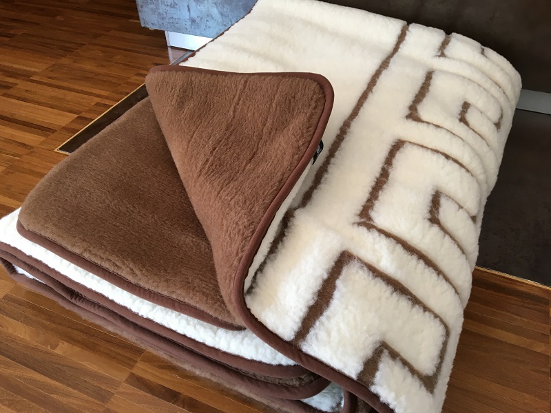 KOŁDRA Z WEŁNY CAMEL CIEMNY + MERYNOS TUMBLER GREKA 160x200