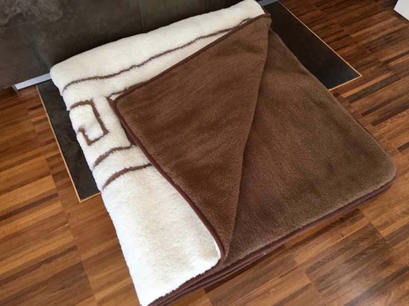 KOŁDRA Z WEŁNY CAMEL CIEMNY + MERYNOS TUMBLER GREKA 160x200