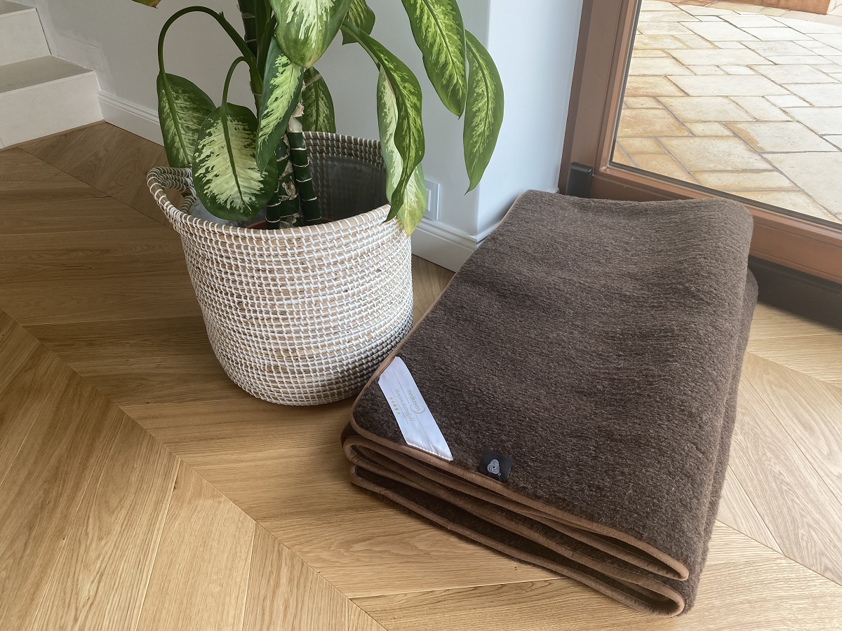 PODKŁAD Z WEŁNY MERYNOS DZIKI BRĄZ SYBERIA 120x200