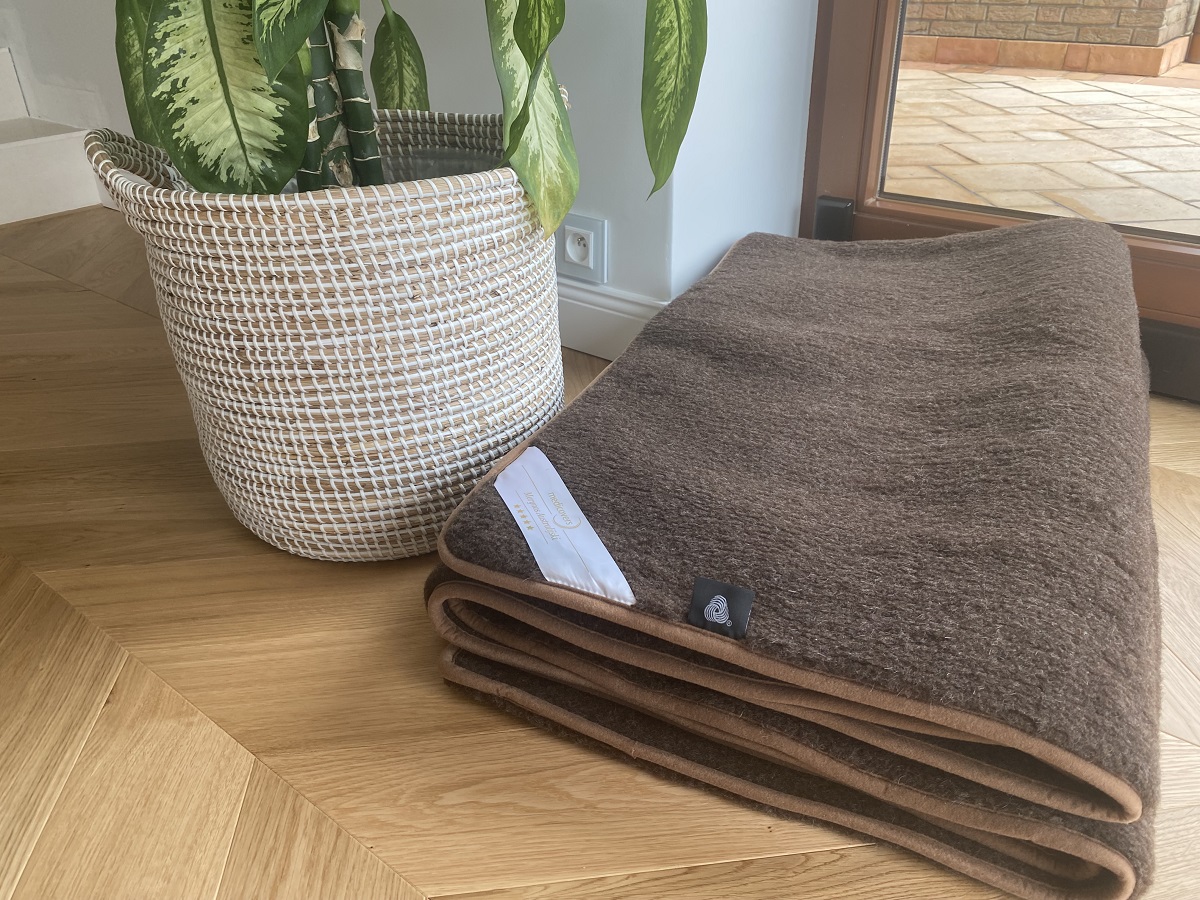 PODKŁAD Z WEŁNY MERYNOS DZIKI BRĄZ SYBERIA 120x200