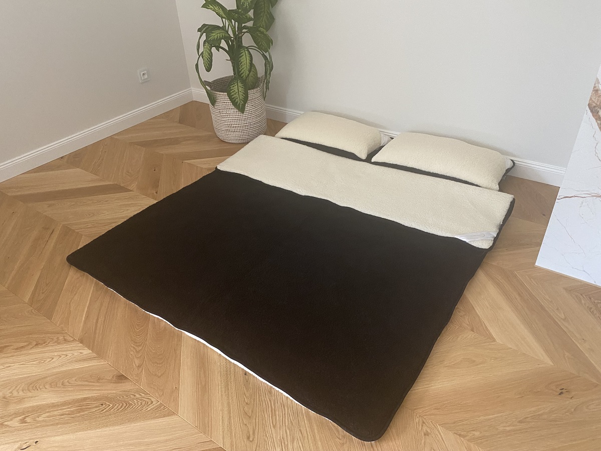POŚCIEL Z WEŁNY MERYNOS CZARNO BIAŁY TUMBLER 220x200