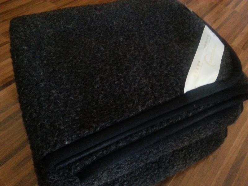 11 KOC Z WEŁNY MERYNOS TUMBLER BLACK 200X200