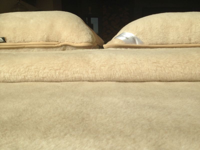 POŚCIEL Z WEŁNY WIELBŁĄDZIEJ CAMEL CAPPUCCINO 180X200 + MATERAC