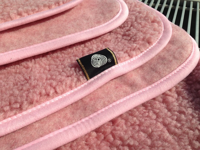 KOC Z WEŁNY MERYNOS TUMBLER PINK 180x200