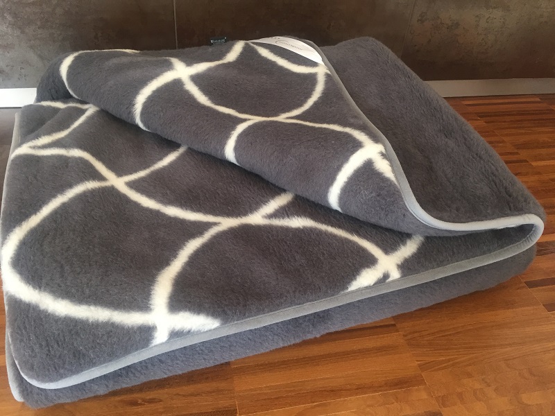 KOŁDRA Z WEŁNY ALPAKI CIEMNEJ ORIENT + ALPAKA GŁADKA 180x200