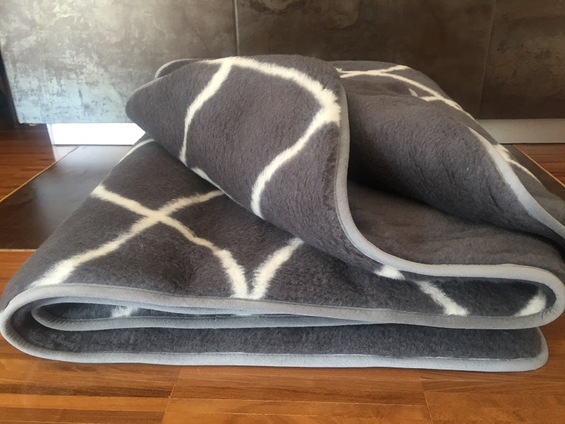 KOŁDRA Z WEŁNY ALPAKI CIEMNEJ ORIENT + ALPAKA GŁADKA 180x200