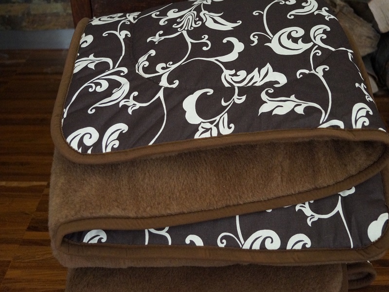 KOŁDRA Z WEŁNY CAMEL CIEMNY BROWN 200x200
