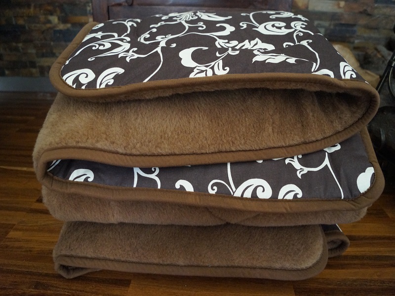 KOŁDRA Z WEŁNY CAMEL CIEMNY BROWN 200x200