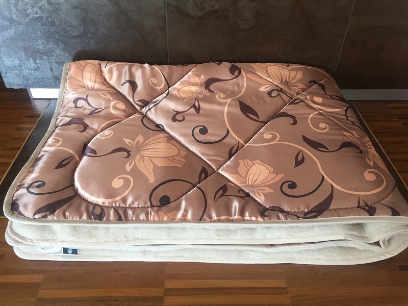 KOŁDRA Z WEŁNY WIELBŁĄDZIEJ CAMEL JASNY KWIAT LOTOSU 140x200