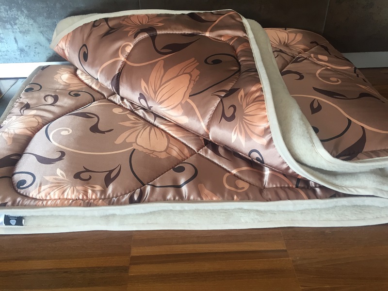 KOŁDRA Z WEŁNY WIELBŁĄDZIEJ CAMEL JASNY KWIAT LOTOSU 140x200