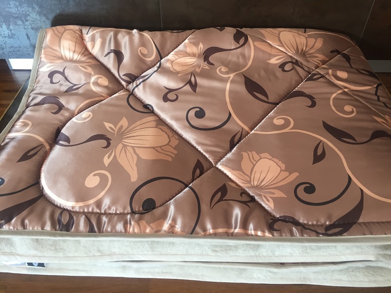 KOŁDRA Z WEŁNY WIELBŁĄDZIEJ CAMEL JASNY KWIAT LOTOSU 140x200