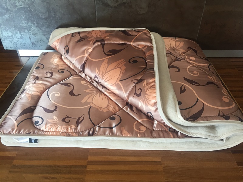 KOŁDRA Z WEŁNY WIELBŁĄDZIEJ CAMEL JASNY KWIAT LOTOSU 140x200