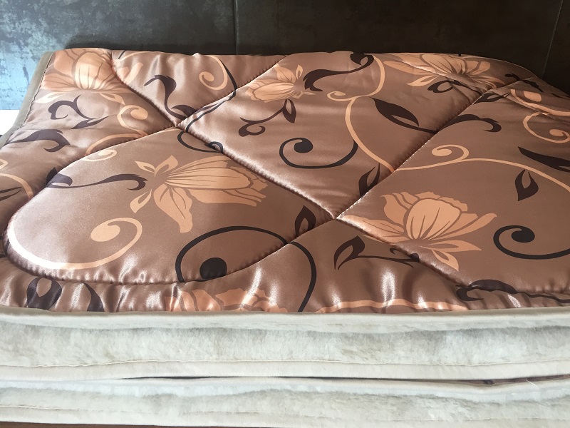 KOŁDRA Z WEŁNY WIELBŁĄDZIEJ CAMEL JASNY KWIAT LOTOSU 140x200