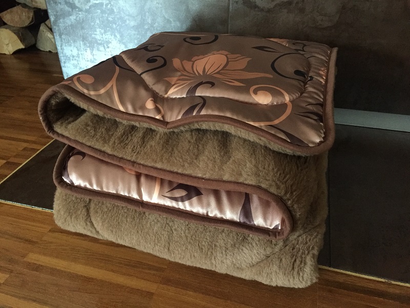 KOŁDRA Z WEŁNY WIELBŁĄDZIEJ CAMEL CIEMNY KWIAT LOTOSU 180x200