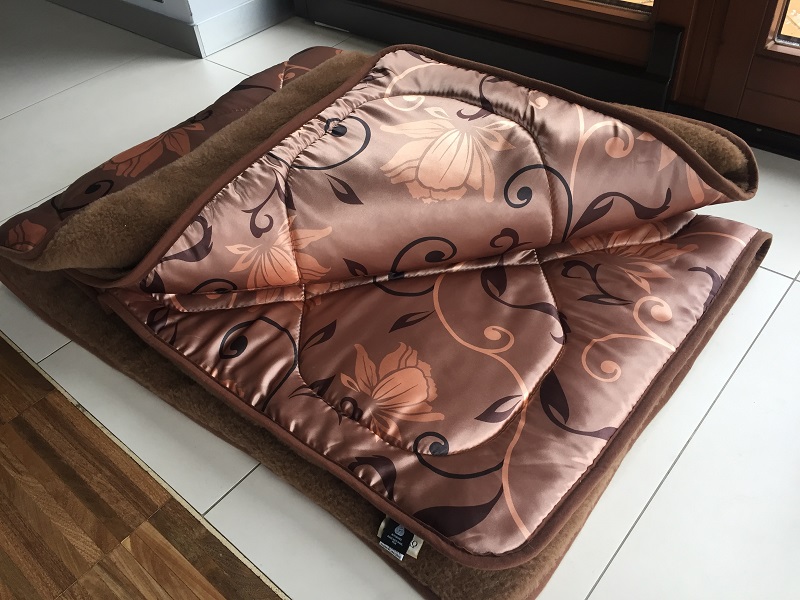 KOŁDRA Z WEŁNY WIELBŁĄDZIEJ CAMEL CIEMNY KWIAT LOTOSU 180x200