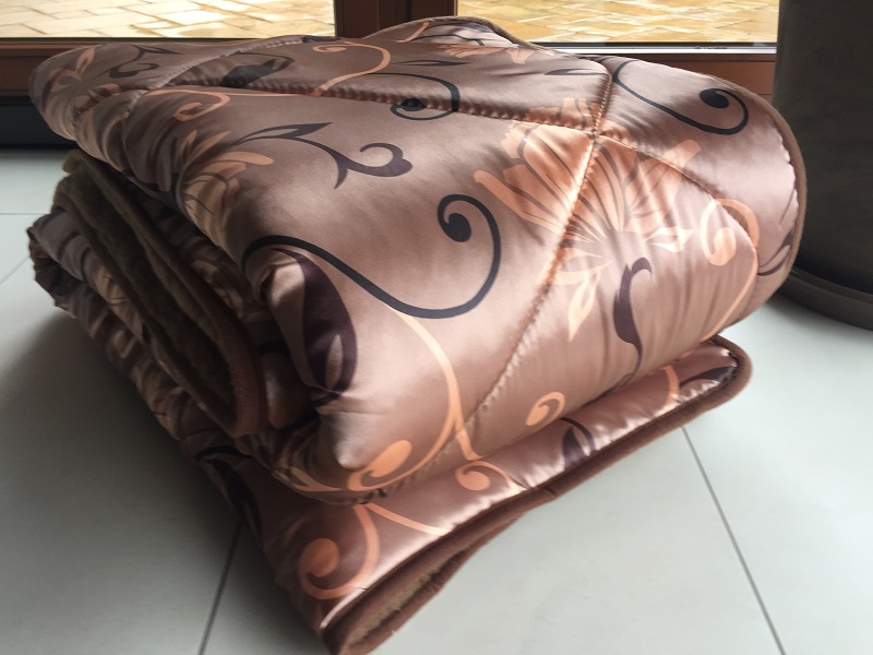 KOŁDRA Z WEŁNY WIELBŁĄDZIEJ CAMEL CIEMNY KWIAT LOTOSU 180x200