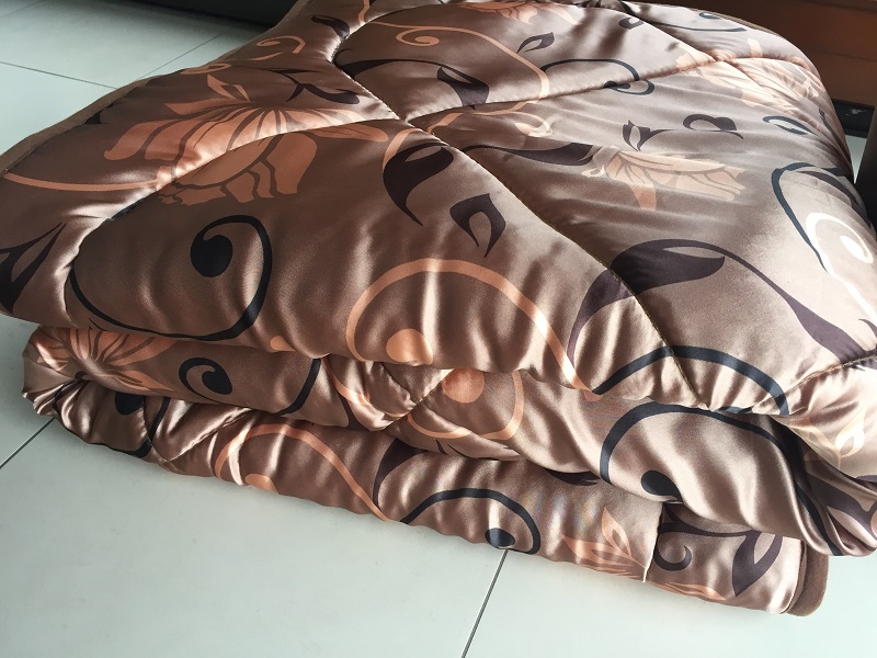 KOŁDRA Z WEŁNY WIELBŁĄDZIEJ CAMEL CIEMNY KWIAT LOTOSU 180x200