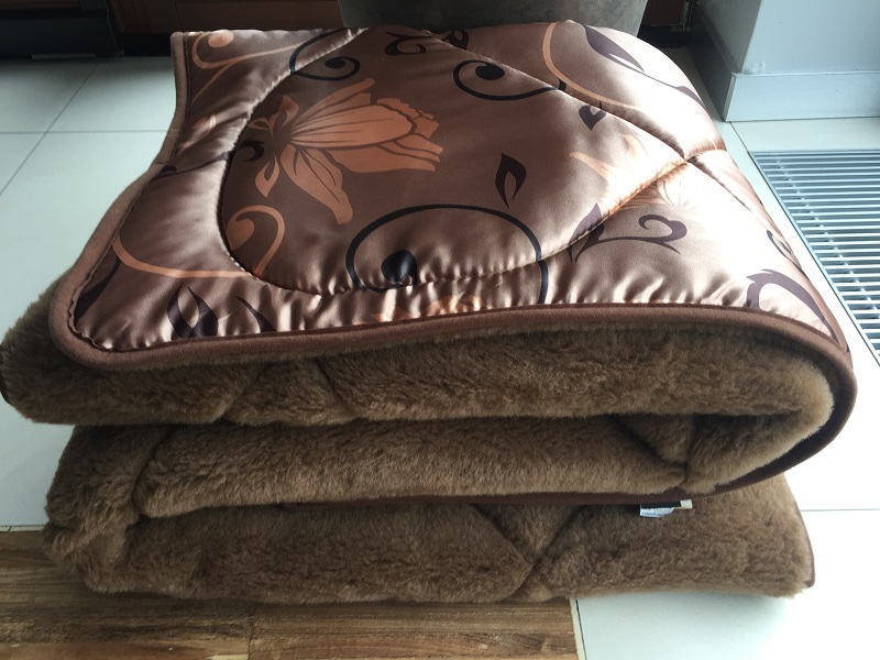 KOŁDRA Z WEŁNY WIELBŁĄDZIEJ CAMEL CIEMNY KWIAT LOTOSU 180x200