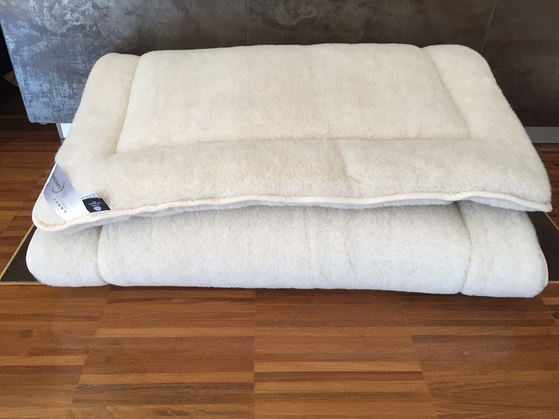 POŚCIEL Z WEŁNY WIELBŁĄDZIEJ CAMEL JASNY PASY 200X200 + MATERAC