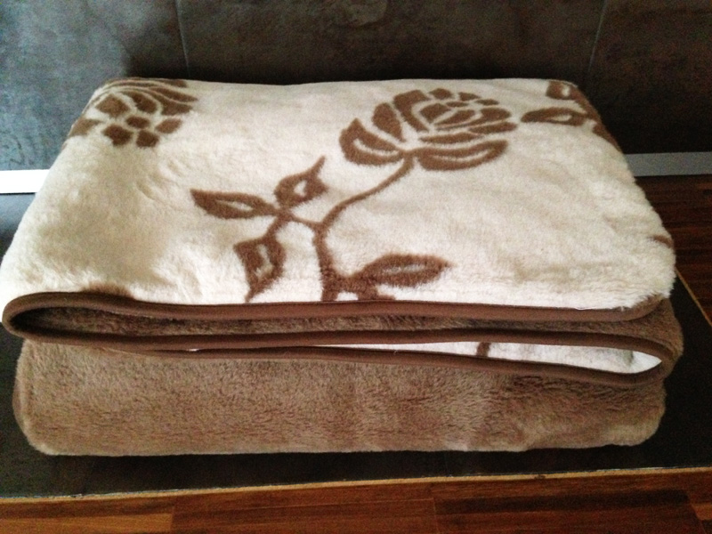 158 KOŁDRA Z WEŁNY WIELBŁĄDZIEJ CAMEL TULIPAN CIEMNY 240x200